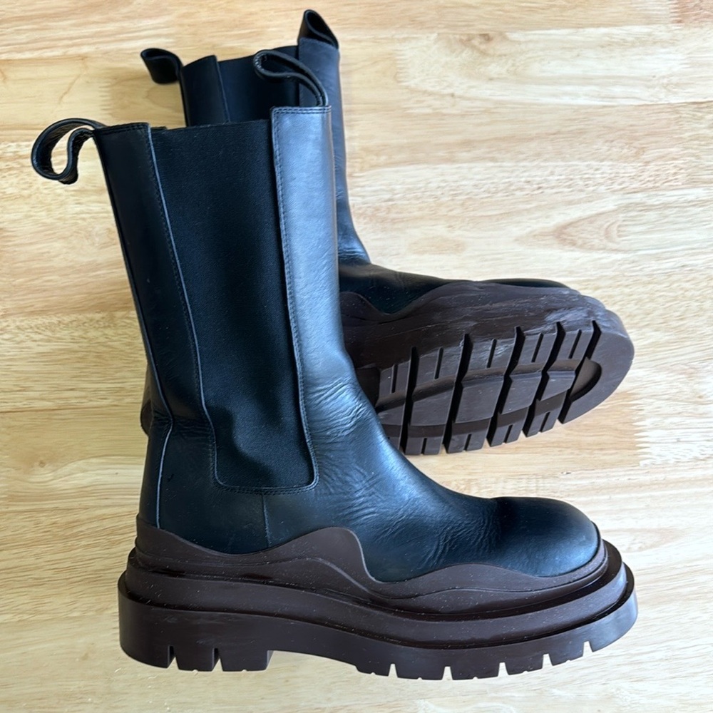 Bottega Veneta Tire Chelsea Boot